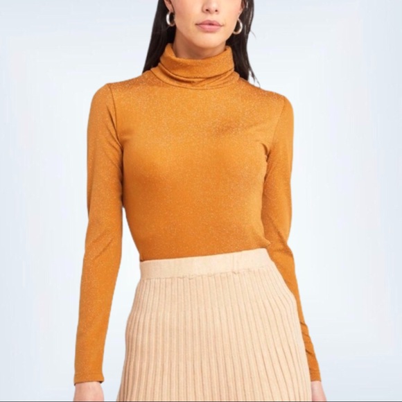 KOURT Tops - NWT Revolve KOURT Westport  Metallic Turtleneck